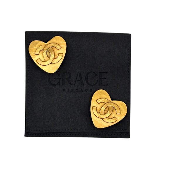 Vintage CHANEL 24k Gold Plated Heart CC Earrings - 1995 - Picture 4 of 5